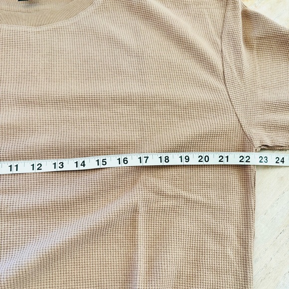 Comfrt NWT waffle long sleeve pullover top S in Truffle - Picture 3 of 6